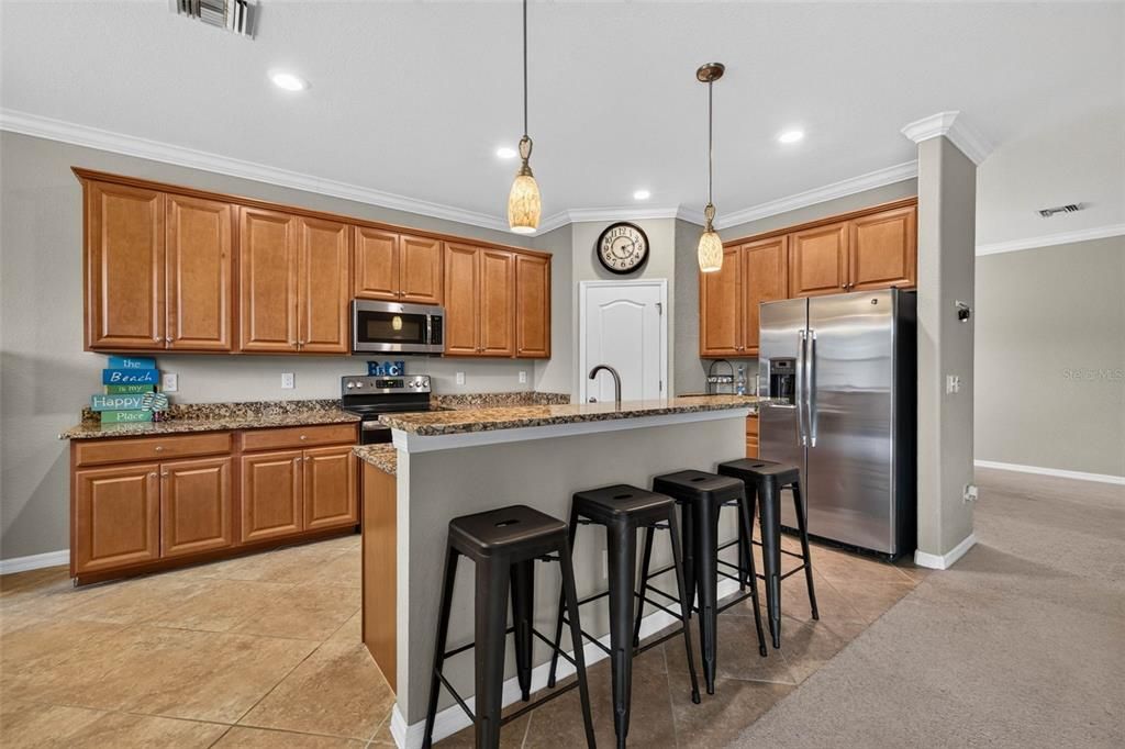For Sale: $799,000 (6 beds, 4 baths, 3905 Square Feet)