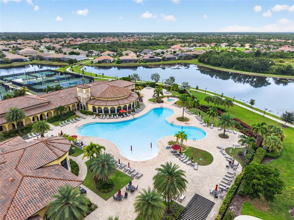 For Sale: $799,000 (6 beds, 4 baths, 3905 Square Feet)