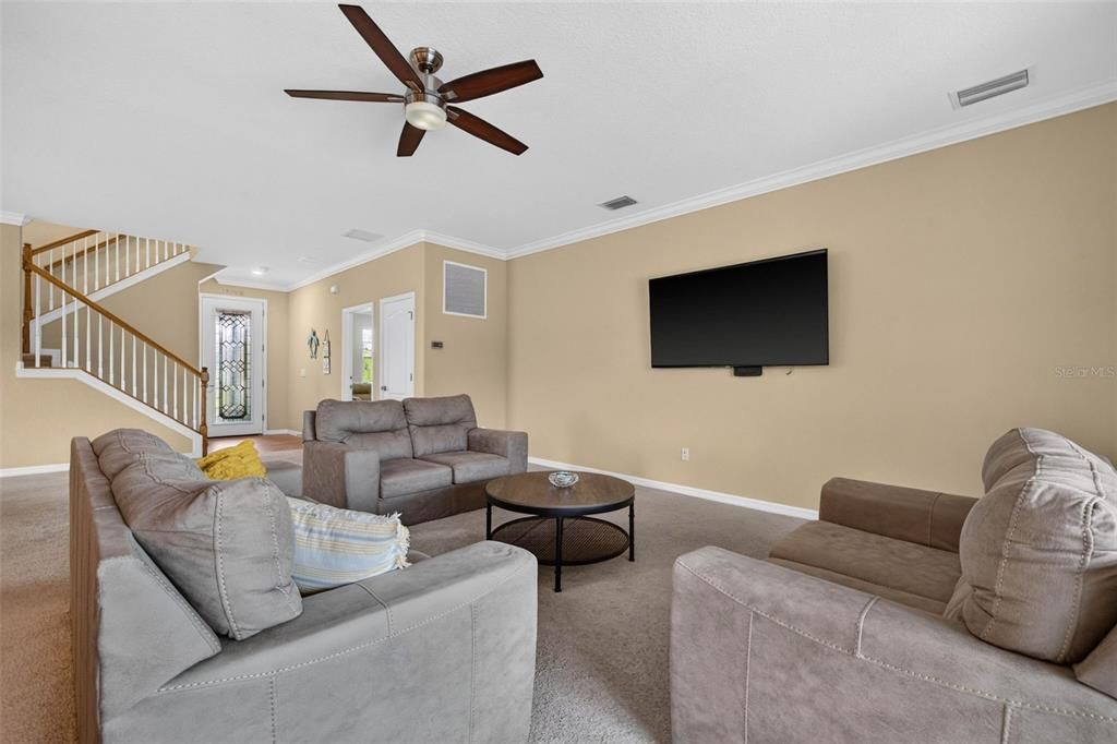 For Sale: $799,000 (6 beds, 4 baths, 3905 Square Feet)