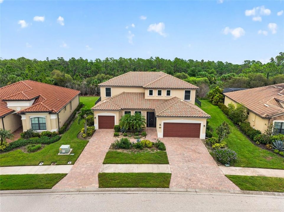 For Sale: $799,000 (6 beds, 4 baths, 3905 Square Feet)