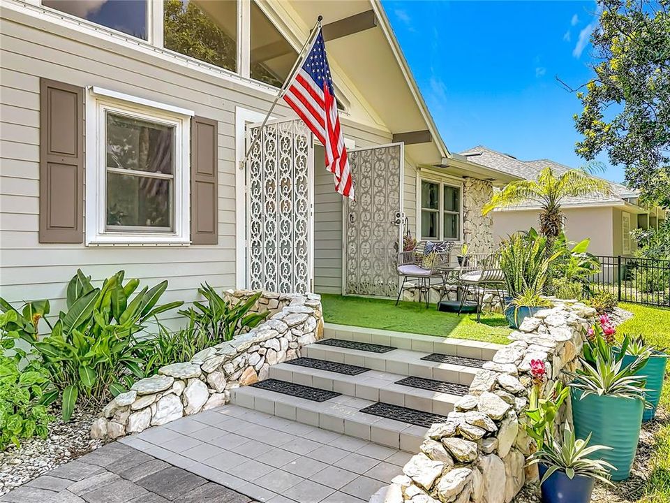 For Sale: $799,000 (4 beds, 2 baths, 2777 Square Feet)