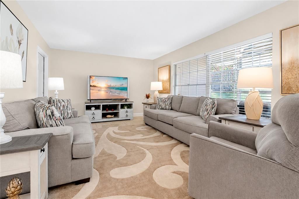 На продажу: $190,000 (2 спален, 2 ванн, 970 Квадратных фут)