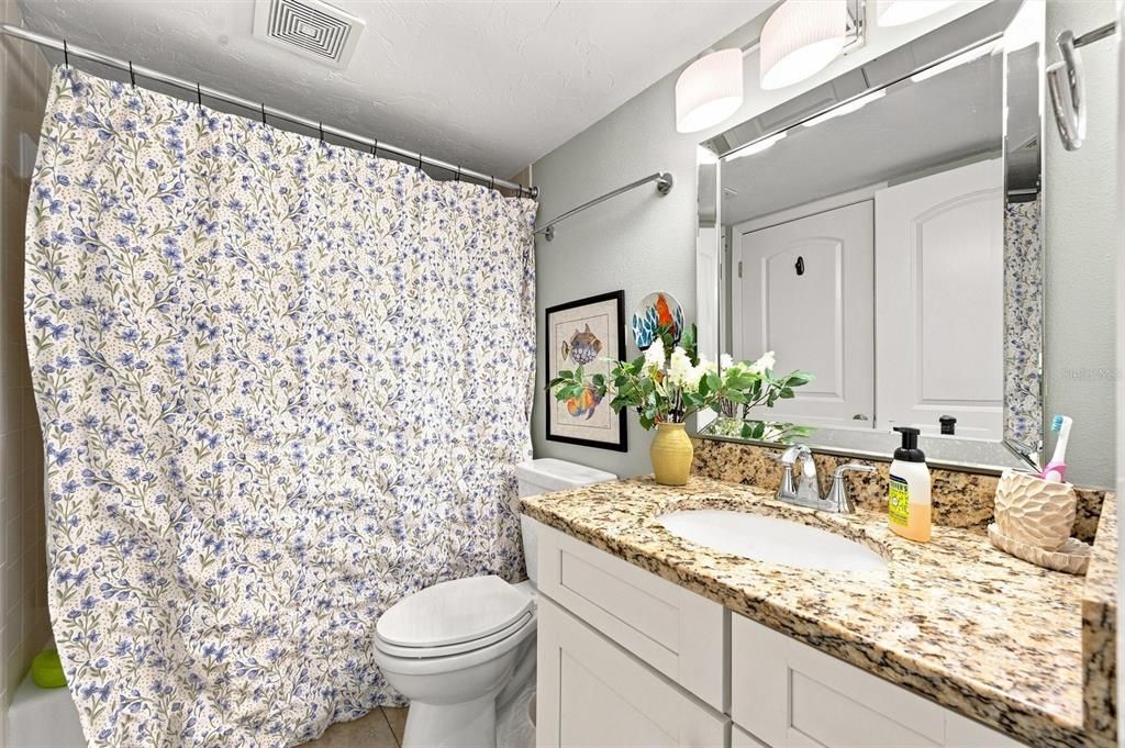 For Sale: $359,000 (2 beds, 2 baths, 1322 Square Feet)