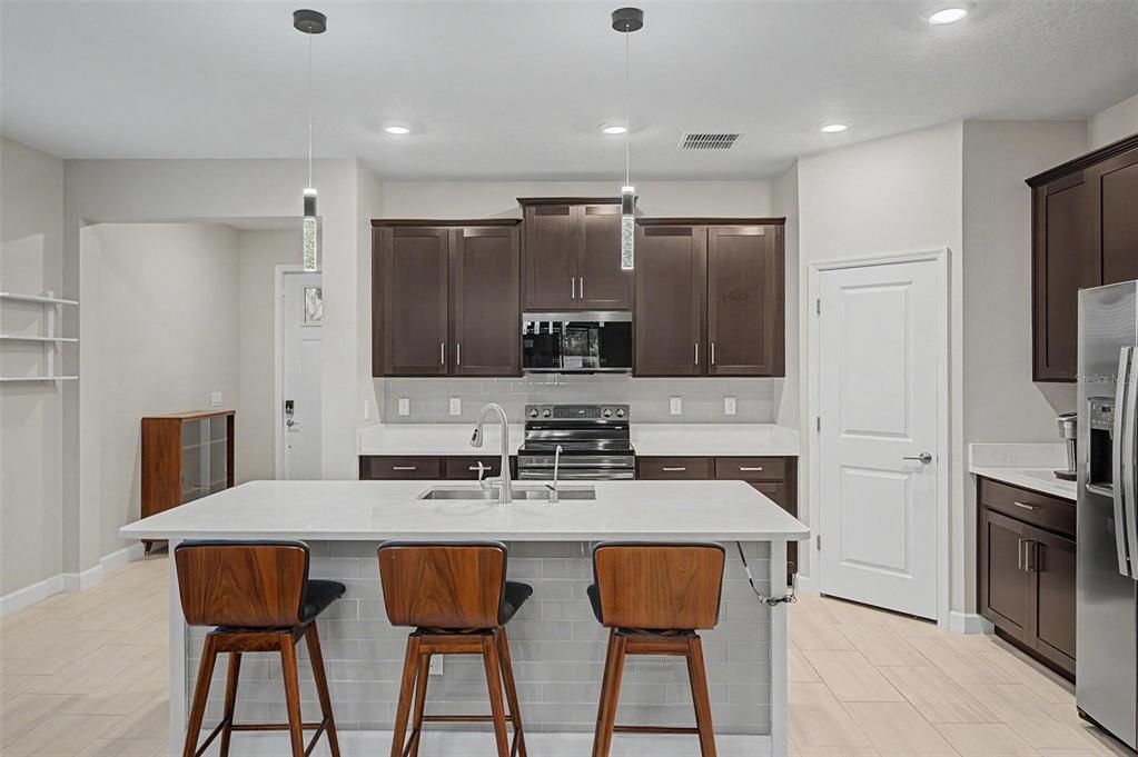 For Sale: $395,000 (2 beds, 2 baths, 1770 Square Feet)