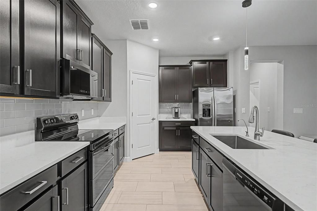 For Sale: $395,000 (2 beds, 2 baths, 1770 Square Feet)