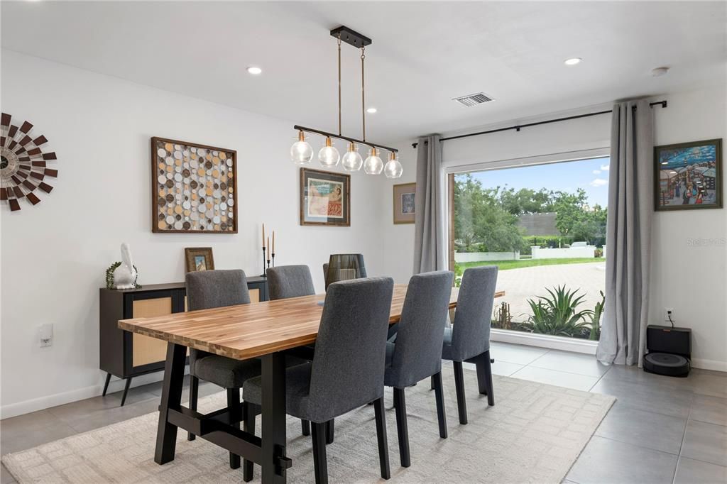 For Sale: $1,100,000 (3 beds, 2 baths, 2871 Square Feet)