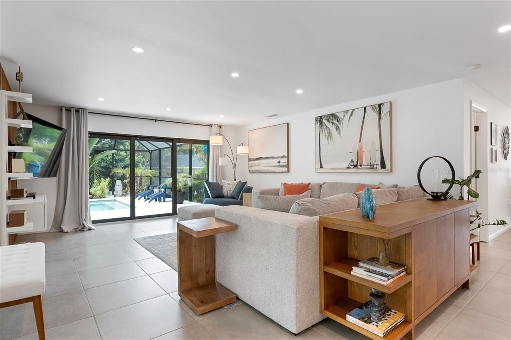 For Sale: $1,100,000 (3 beds, 2 baths, 2871 Square Feet)