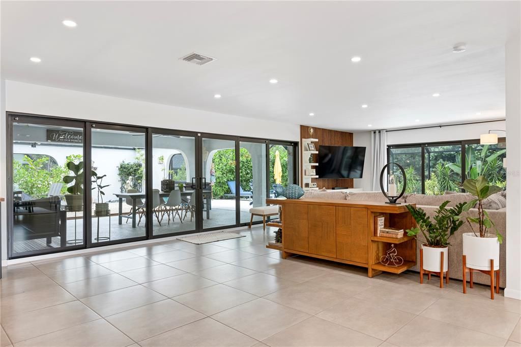 For Sale: $1,100,000 (3 beds, 2 baths, 2871 Square Feet)