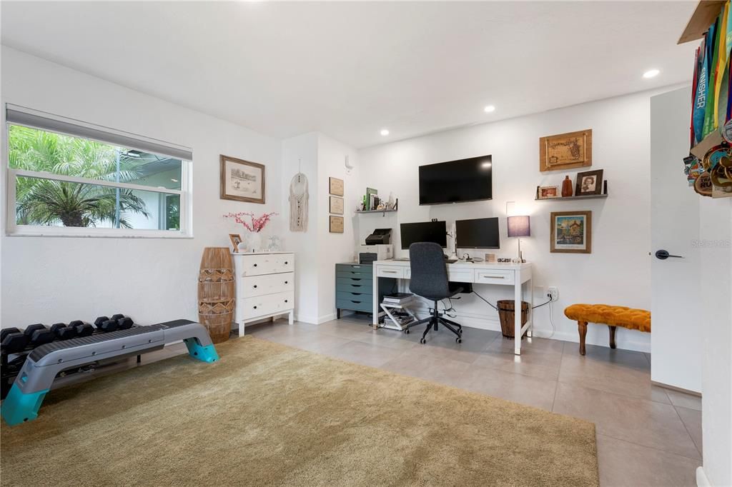 For Sale: $1,100,000 (3 beds, 2 baths, 2871 Square Feet)