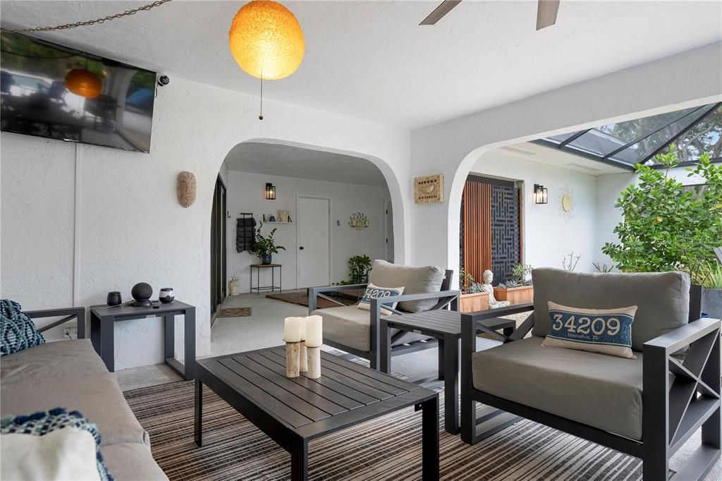 For Sale: $1,100,000 (3 beds, 2 baths, 2871 Square Feet)