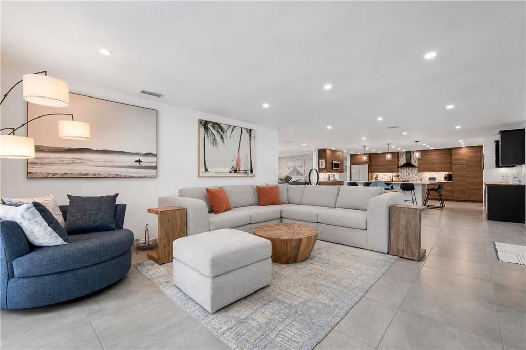 For Sale: $1,100,000 (3 beds, 2 baths, 2871 Square Feet)