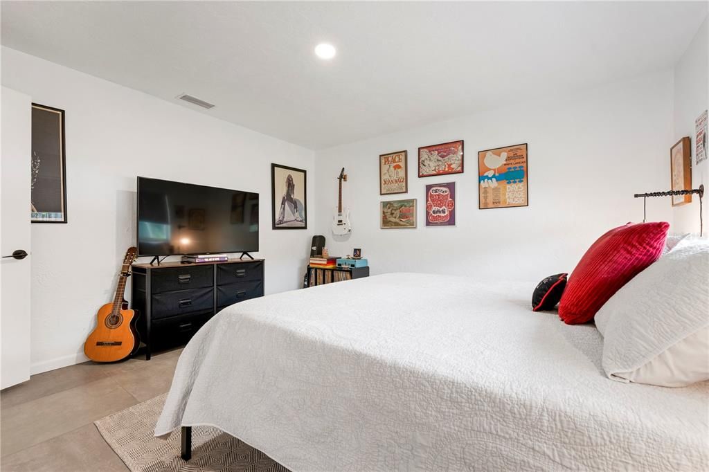 For Sale: $1,100,000 (3 beds, 2 baths, 2871 Square Feet)