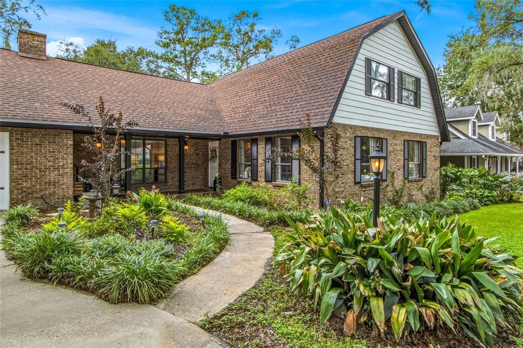 For Sale: $579,000 (4 beds, 3 baths, 2702 Square Feet)
