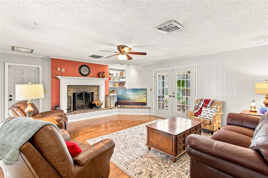 For Sale: $579,000 (4 beds, 3 baths, 2702 Square Feet)