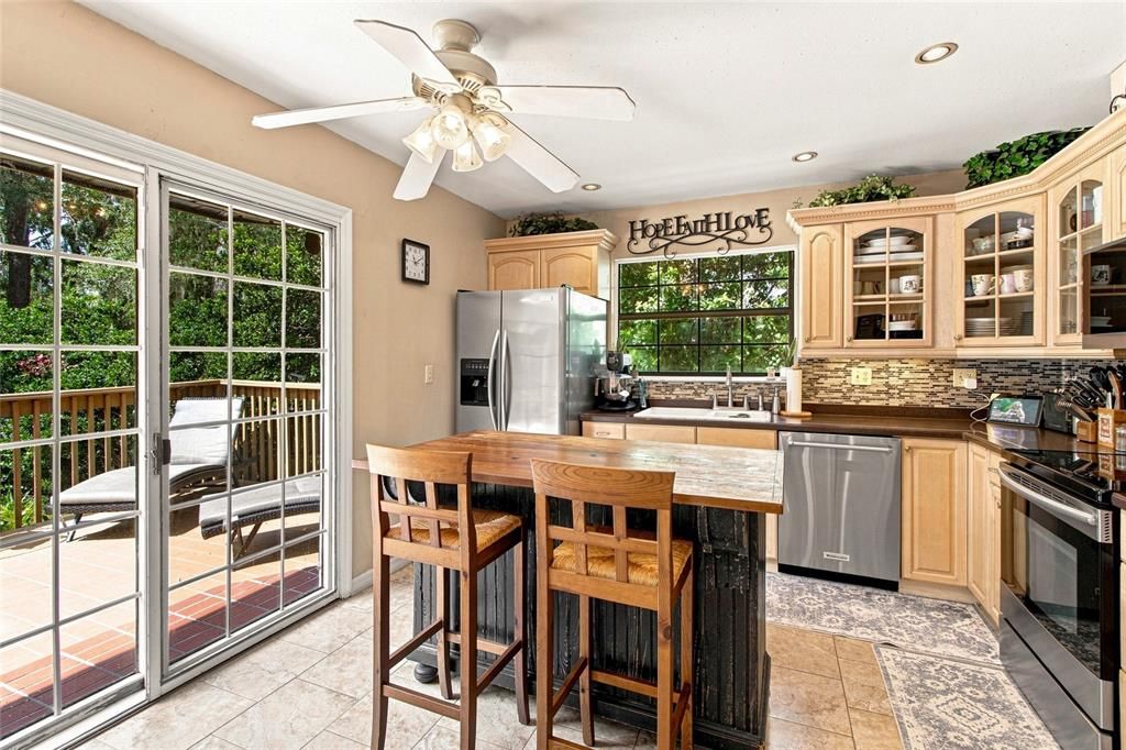For Sale: $579,000 (4 beds, 3 baths, 2702 Square Feet)