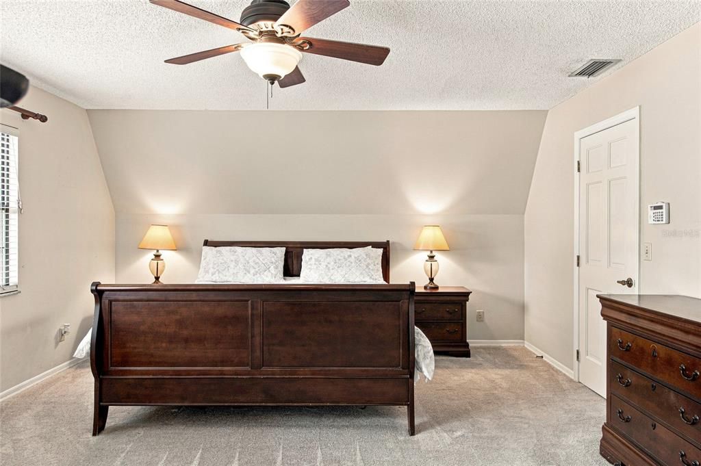 For Sale: $579,000 (4 beds, 3 baths, 2702 Square Feet)