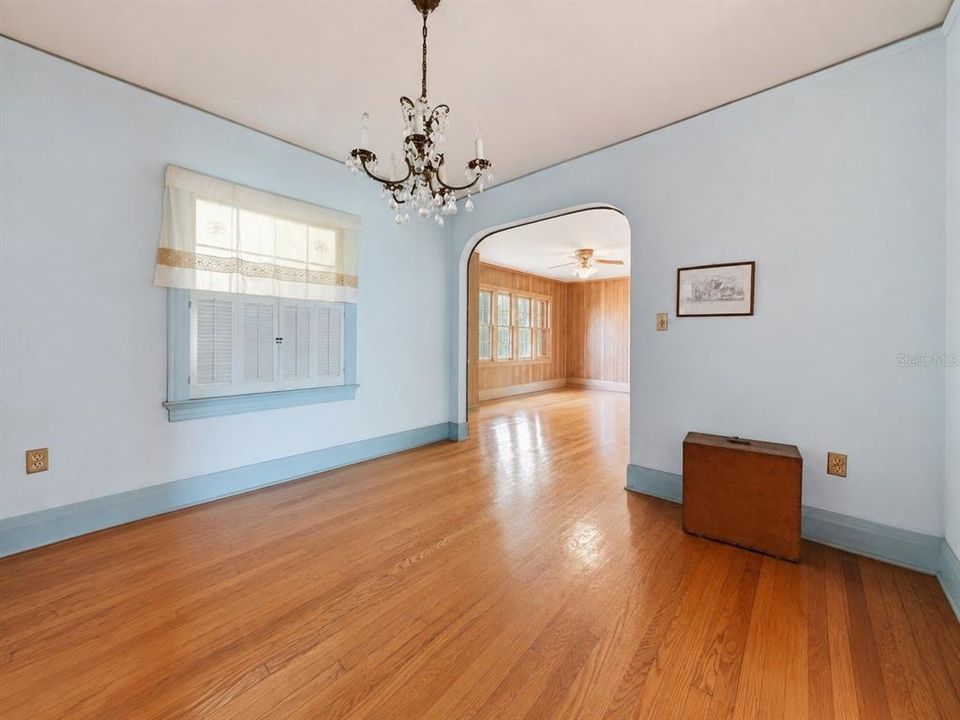 For Sale: $198,000 (3 beds, 1 baths, 1832 Square Feet)