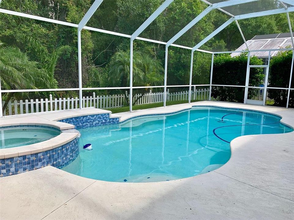 For Sale: $589,900 (4 beds, 2 baths, 1956 Square Feet)