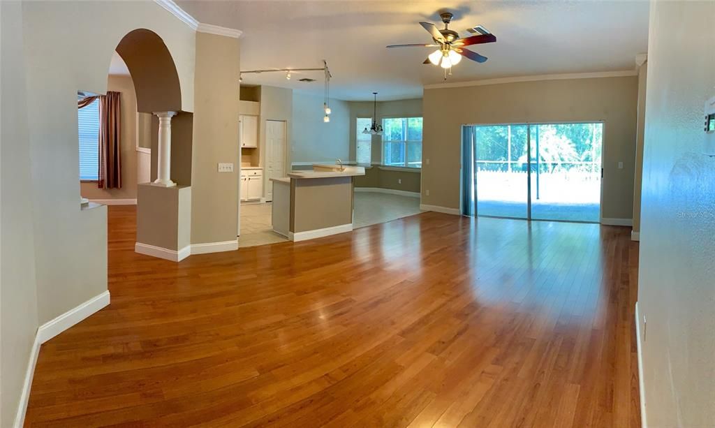 For Sale: $589,900 (4 beds, 2 baths, 1956 Square Feet)