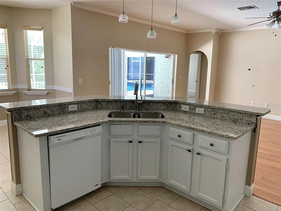 For Sale: $589,900 (4 beds, 2 baths, 1956 Square Feet)