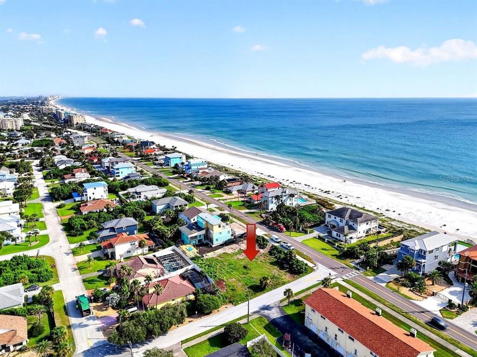 For Sale: $450,000 (0.14 acres)
