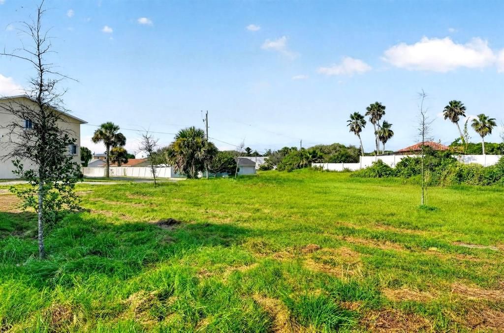 For Sale: $450,000 (0.14 acres)