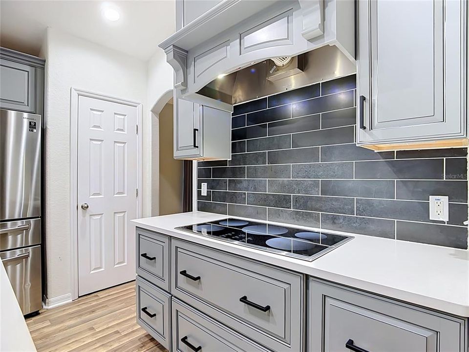 En Venta: $375,000 (4 camas, 3 baños, 2061 Pies cuadrados)