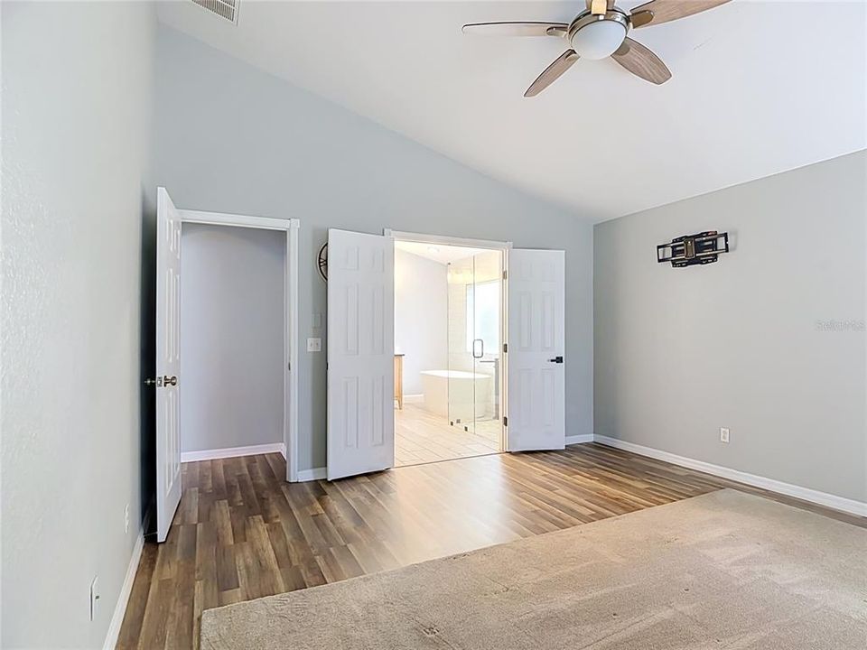 En Venta: $375,000 (4 camas, 3 baños, 2061 Pies cuadrados)