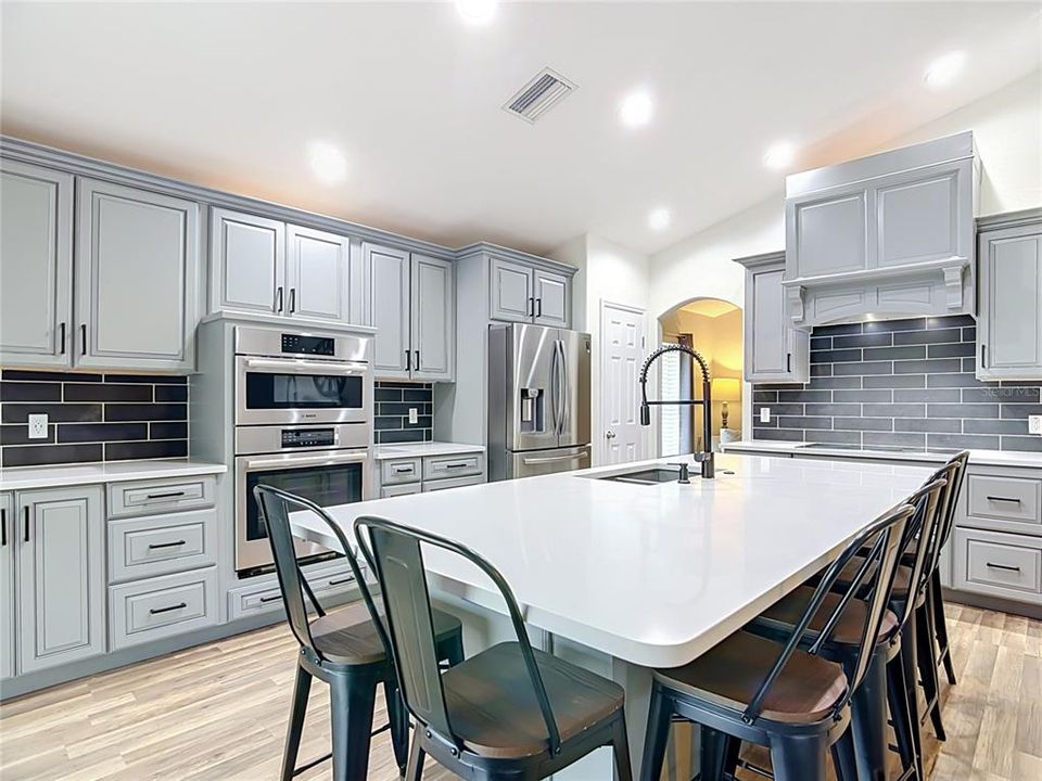 En Venta: $375,000 (4 camas, 3 baños, 2061 Pies cuadrados)