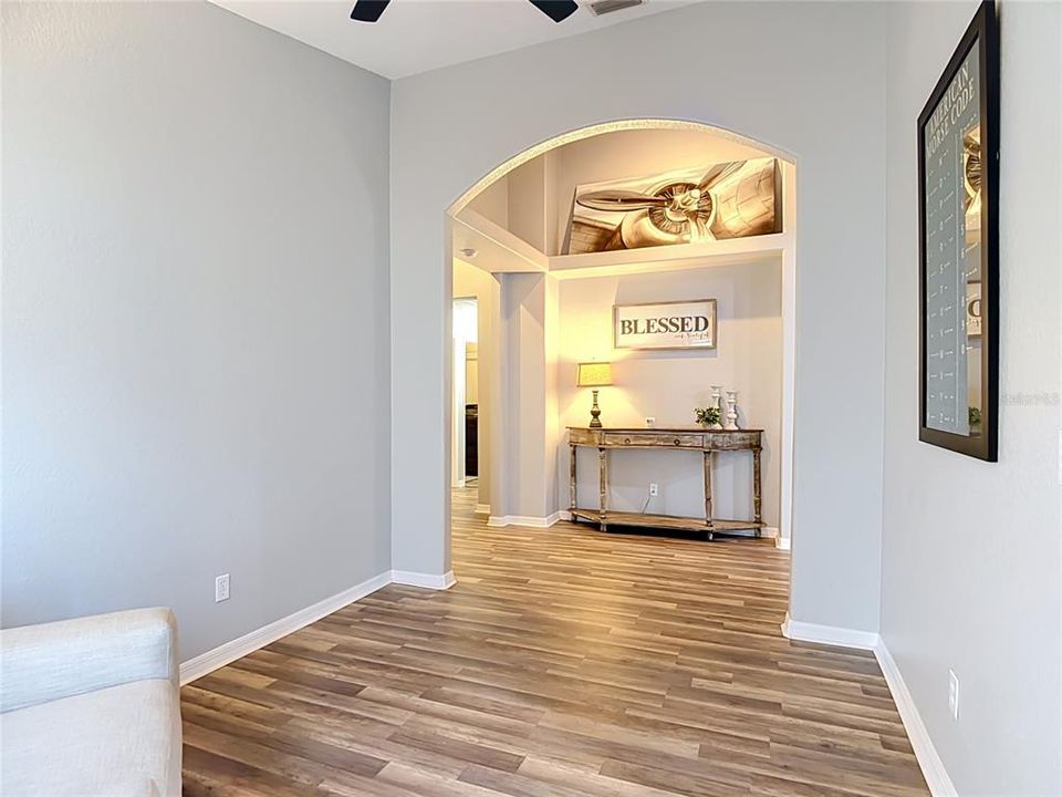 En Venta: $375,000 (4 camas, 3 baños, 2061 Pies cuadrados)