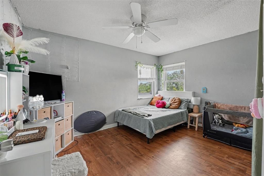 For Sale: $235,000 (3 beds, 2 baths, 1692 Square Feet)