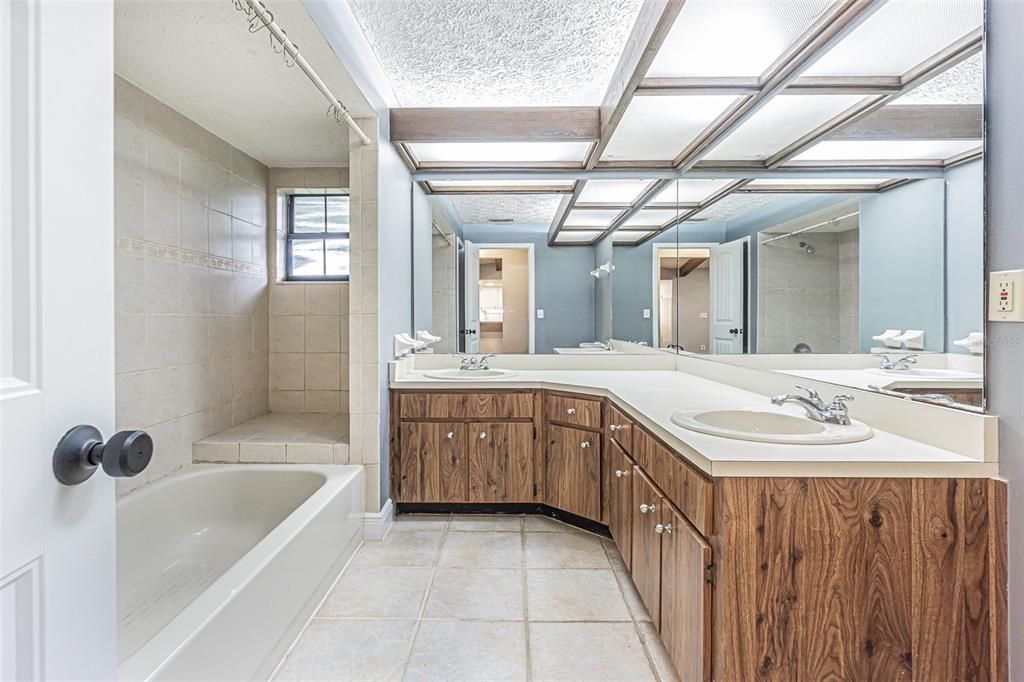 Active With Contract: $469,900 (3 beds, 2 baths, 2196 Square Feet)