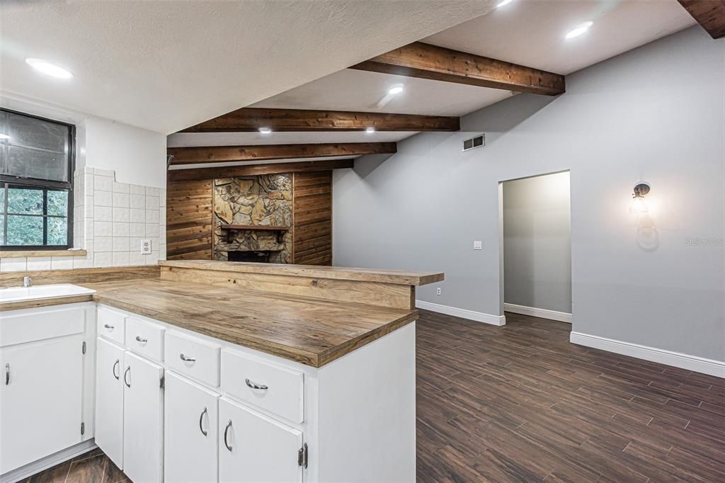 Active With Contract: $469,900 (3 beds, 2 baths, 2196 Square Feet)