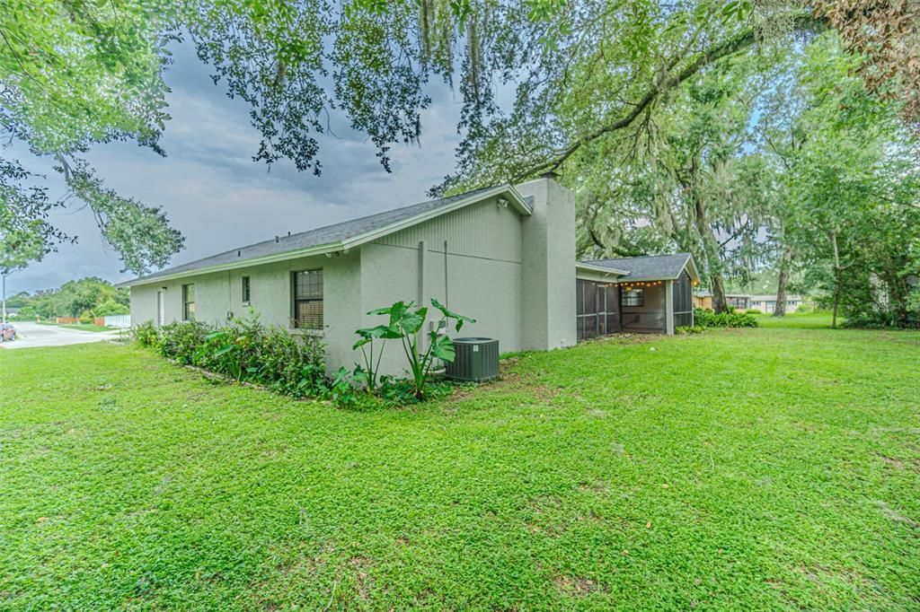 Active With Contract: $469,900 (3 beds, 2 baths, 2196 Square Feet)