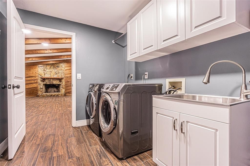 Active With Contract: $469,900 (3 beds, 2 baths, 2196 Square Feet)
