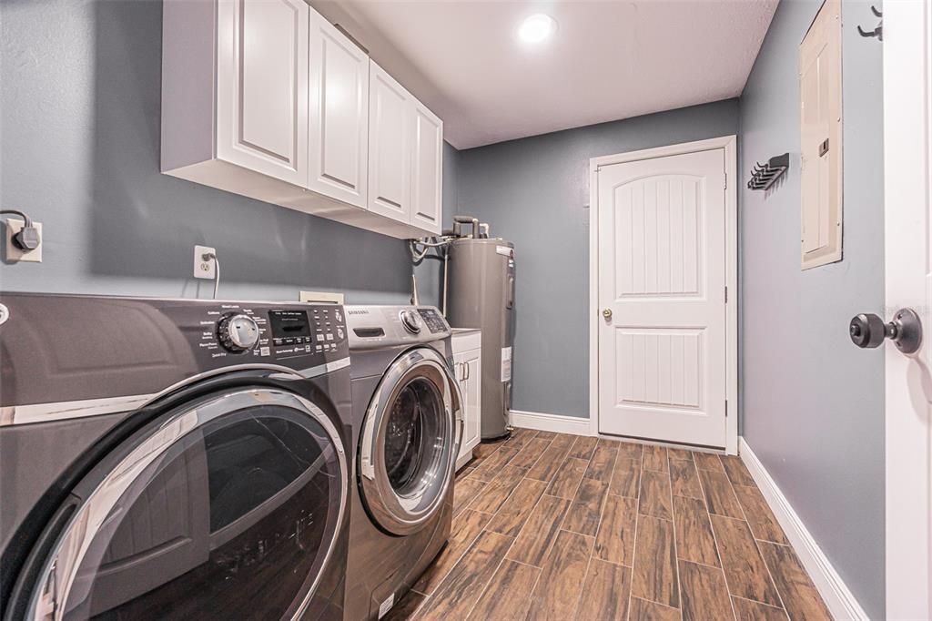 Active With Contract: $469,900 (3 beds, 2 baths, 2196 Square Feet)