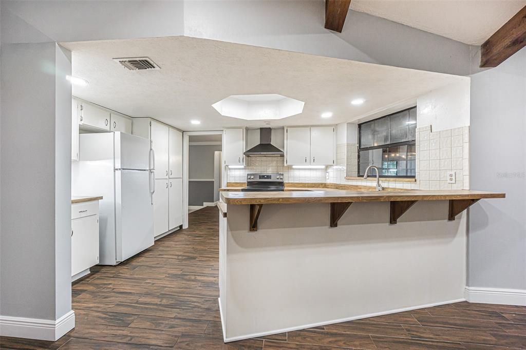 Active With Contract: $469,900 (3 beds, 2 baths, 2196 Square Feet)