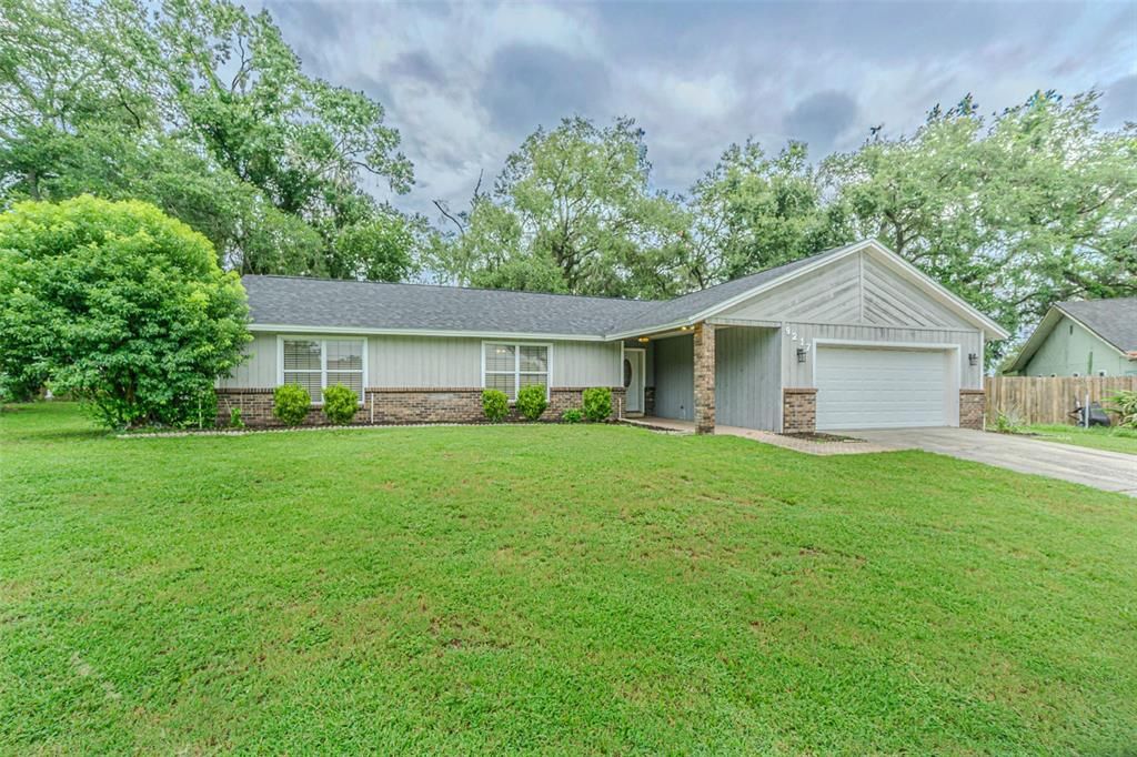 Active With Contract: $469,900 (3 beds, 2 baths, 2196 Square Feet)
