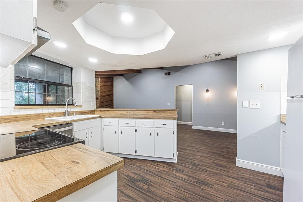 Active With Contract: $469,900 (3 beds, 2 baths, 2196 Square Feet)