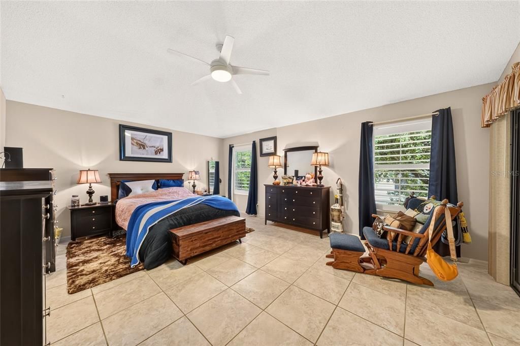 For Sale: $500,000 (3 beds, 2 baths, 1918 Square Feet)
