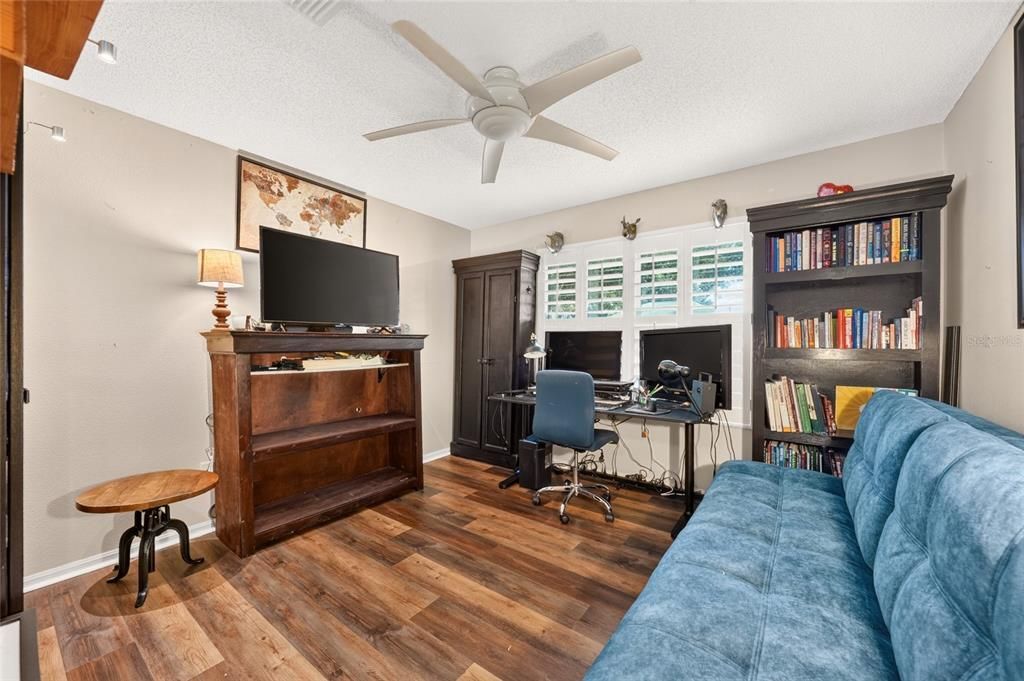 For Sale: $500,000 (3 beds, 2 baths, 1918 Square Feet)