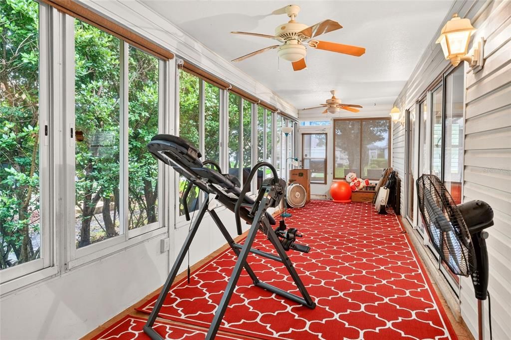 For Sale: $500,000 (3 beds, 2 baths, 1918 Square Feet)
