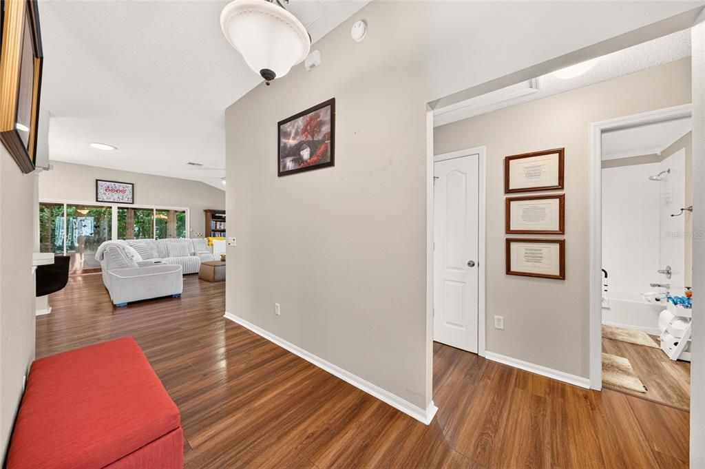 For Sale: $500,000 (3 beds, 2 baths, 1918 Square Feet)