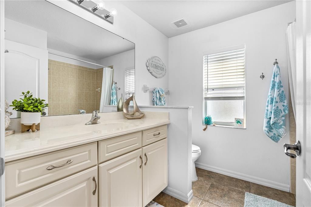 Activo con contrato: $399,900 (3 camas, 2 baños, 1836 Pies cuadrados)