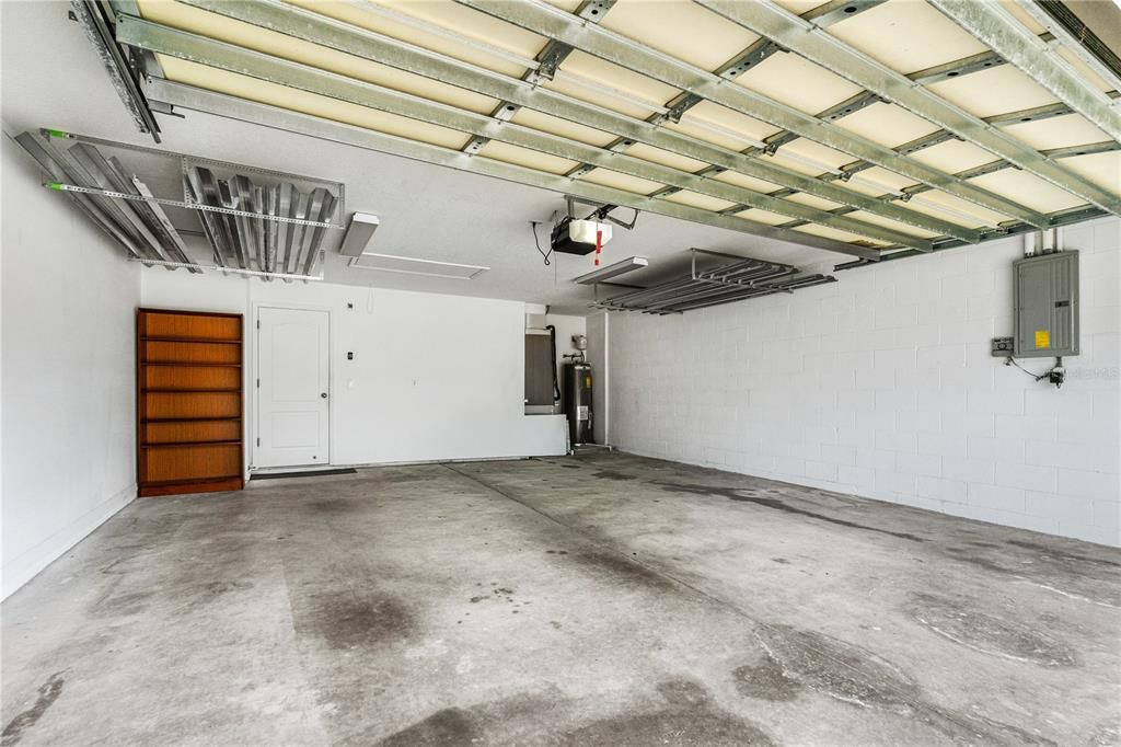 Activo con contrato: $399,900 (3 camas, 2 baños, 1836 Pies cuadrados)