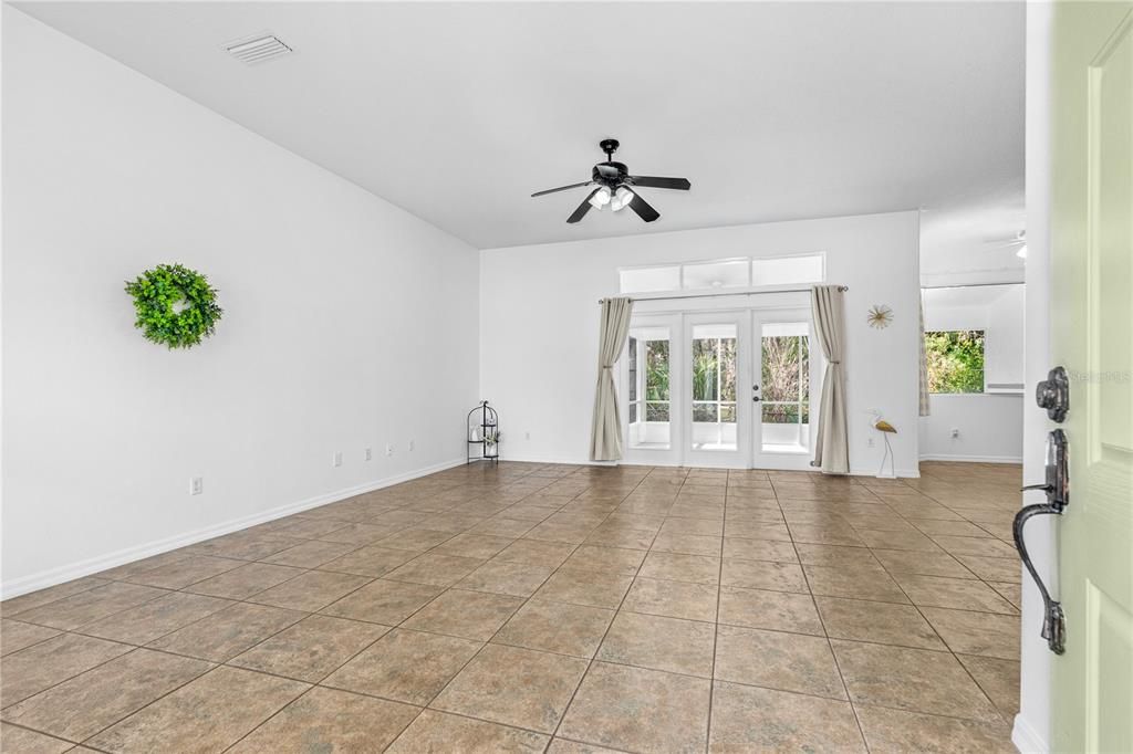 Activo con contrato: $399,900 (3 camas, 2 baños, 1836 Pies cuadrados)