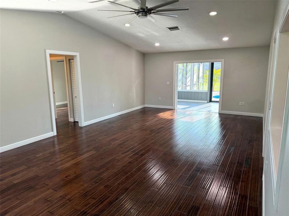 For Sale: $649,995 (3 beds, 2 baths, 1820 Square Feet)