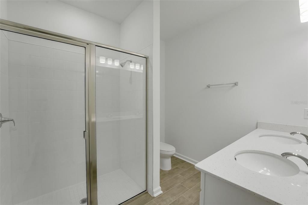 En Venta: $289,990 (4 camas, 2 baños, 1625 Pies cuadrados)