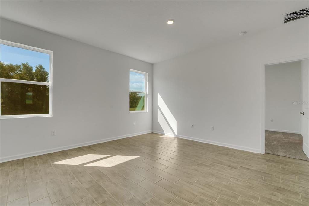 En Venta: $289,990 (4 camas, 2 baños, 1625 Pies cuadrados)