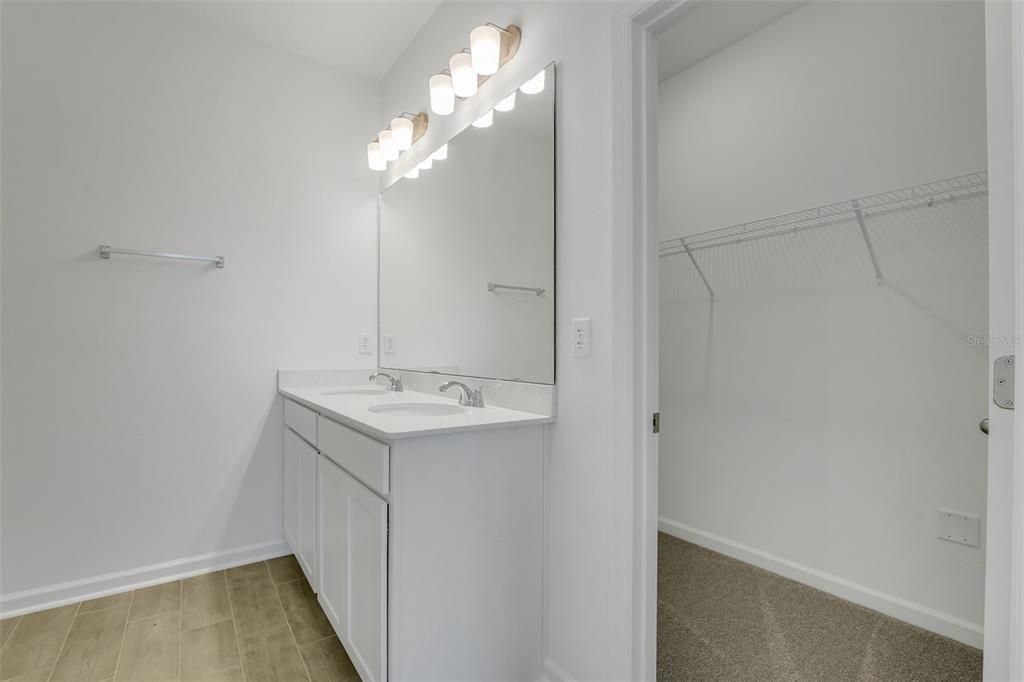 En Venta: $289,990 (4 camas, 2 baños, 1625 Pies cuadrados)